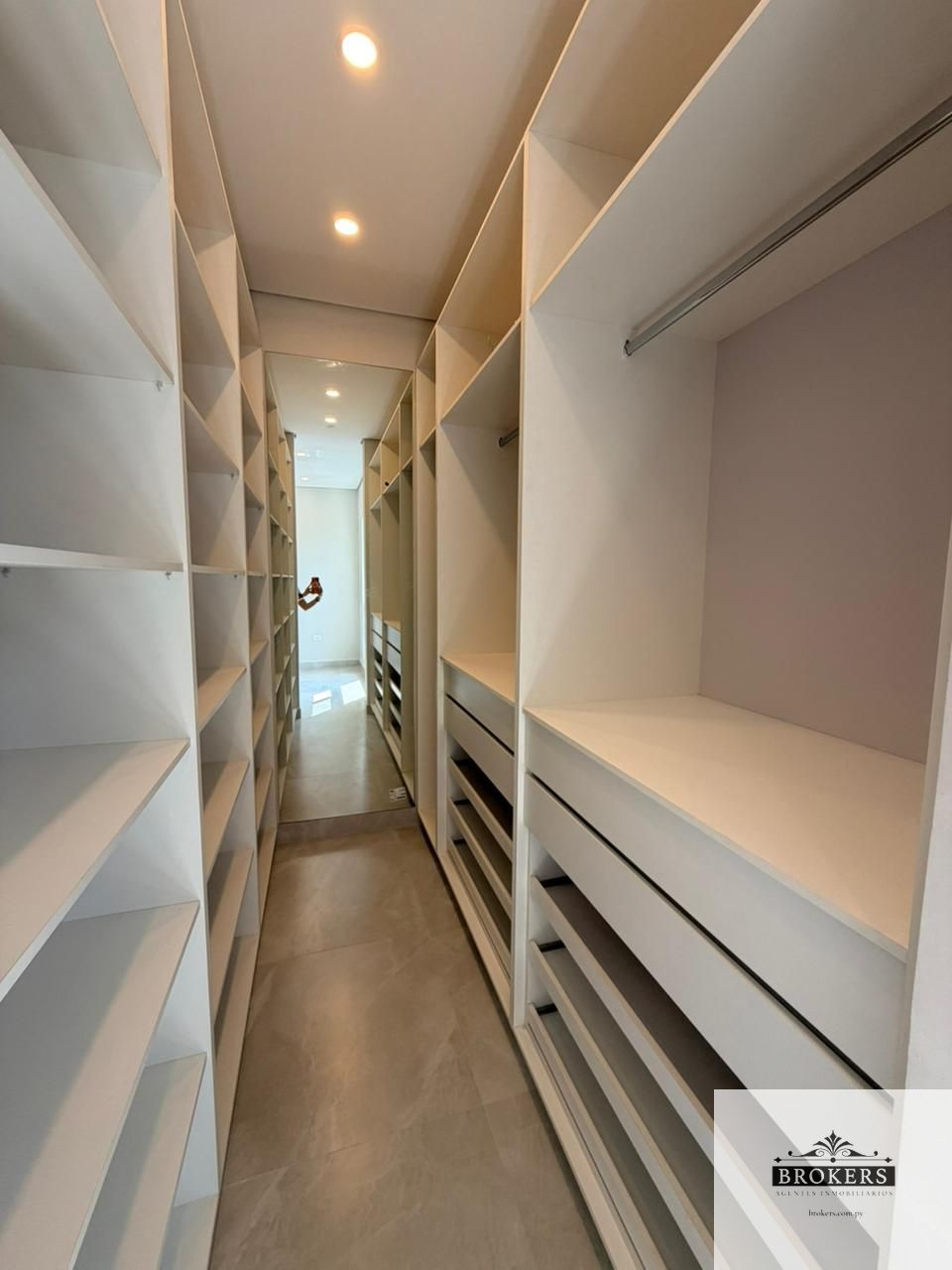 Dúplex en venta a Estrenar de 3 Suite c/ Piscina en Villa Aurelia - 14