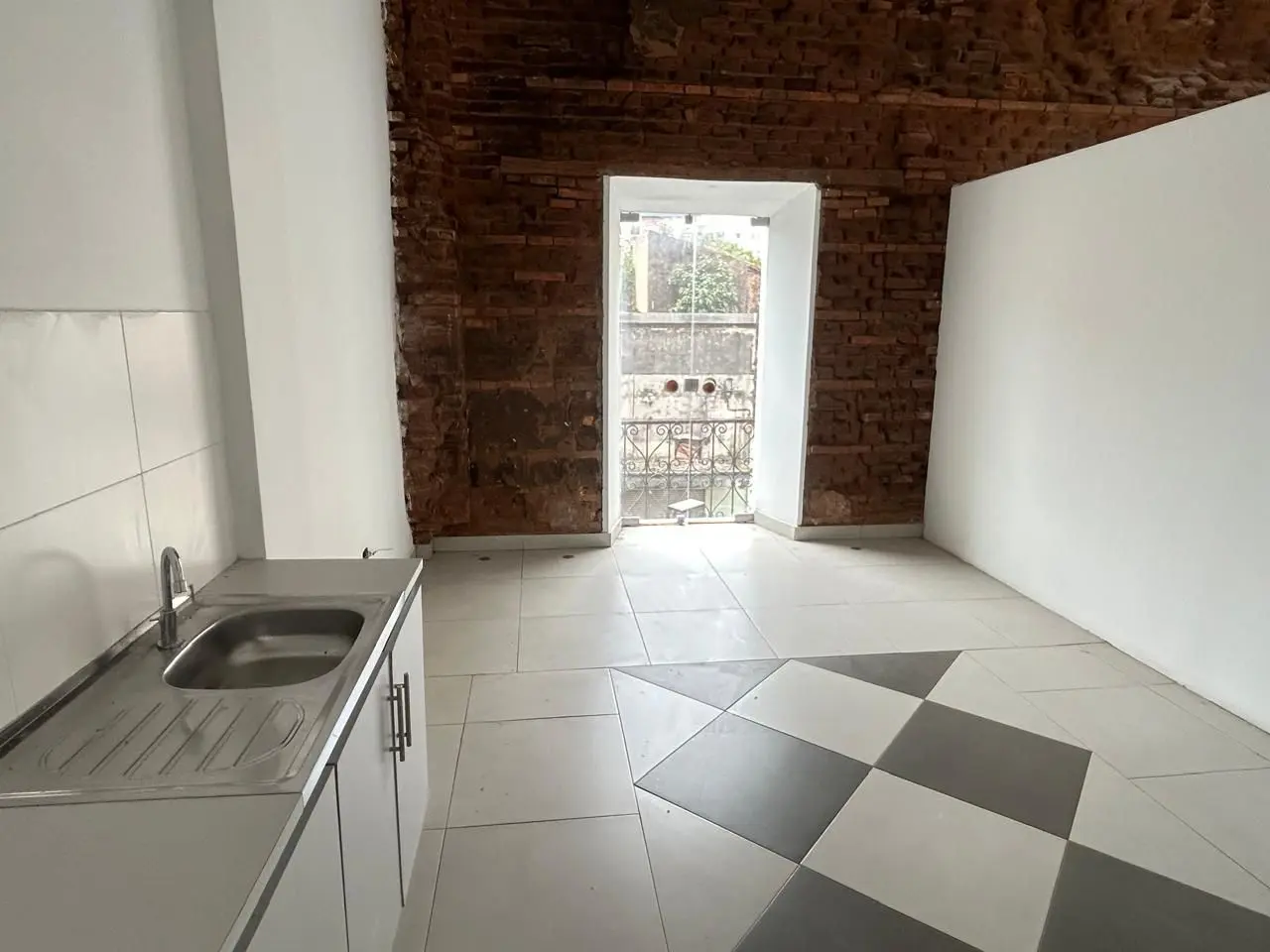 PROPIEDAD HISTÓRICA RESTAURADA Y DISPUESTA PARA USO COMERCIAL - imagen 7