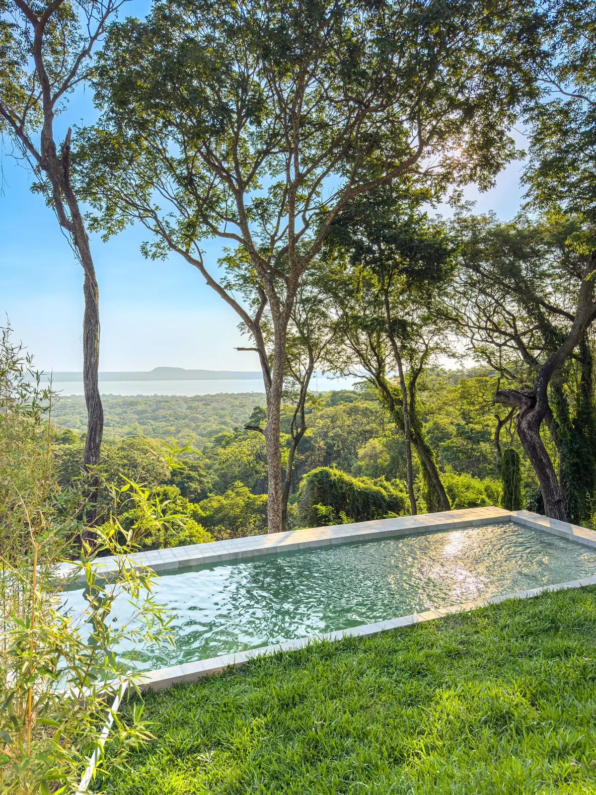 Residencia de 5 dormitorios a estrenar con vistas al Lago Ypacaraí – La Suiza, San Bernardino - 4