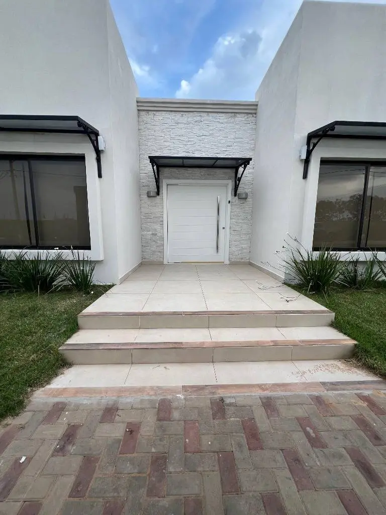 VENDO RESIDENCIA EN SURUBI’I TOTALMENTE AMOBLADA - imagen 2