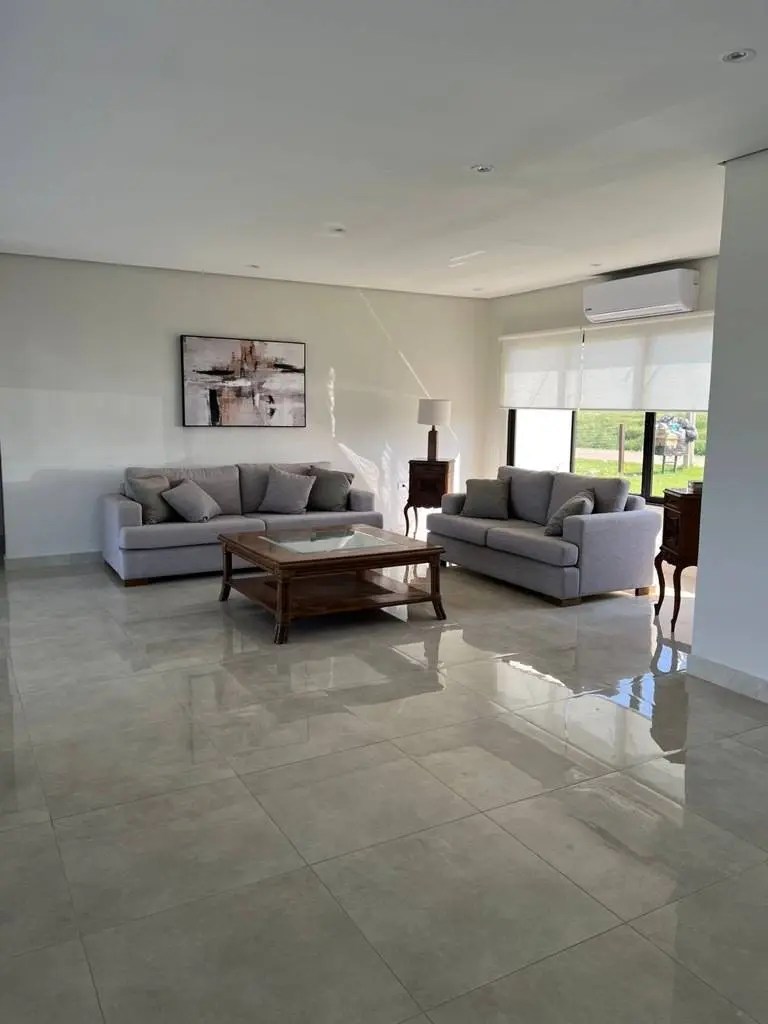 VENDO RESIDENCIA EN SURUBI’I TOTALMENTE AMOBLADA - imagen 5