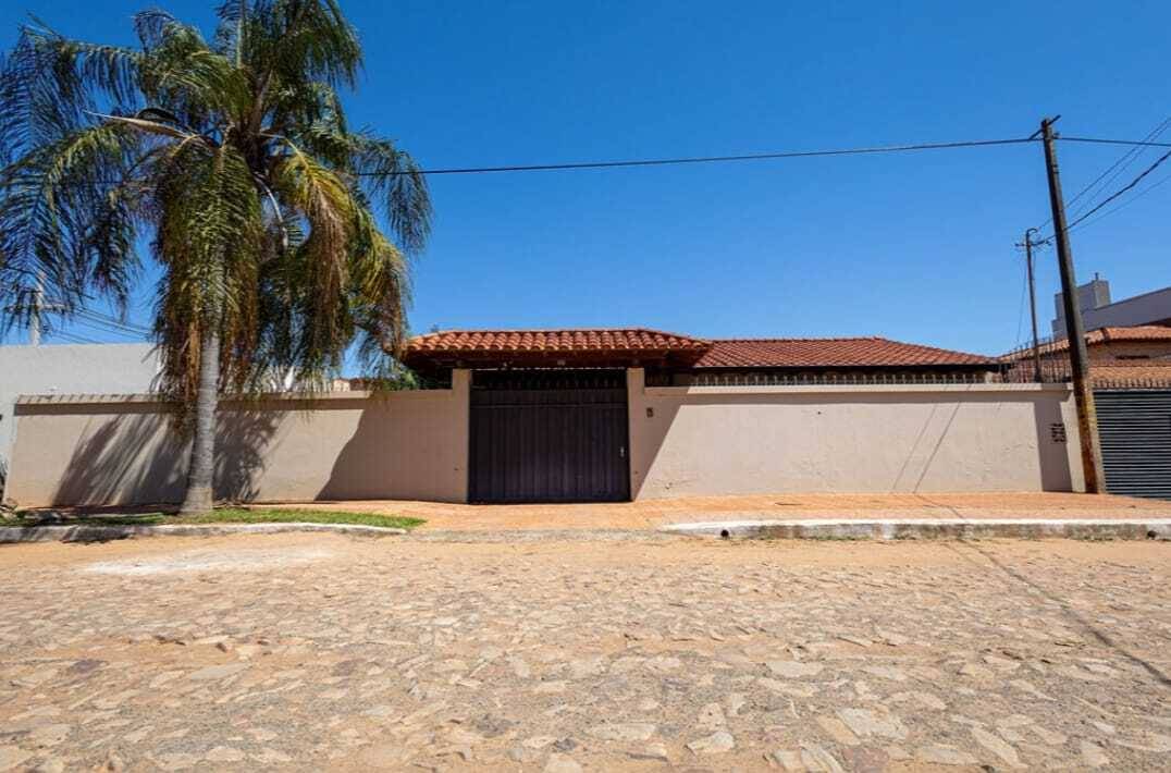 HOUSE FOR SALE WITH COMMERCIAL SPACE, ON A CORNER! IN FDO DE LA MORA, NORTH ZONE - 1