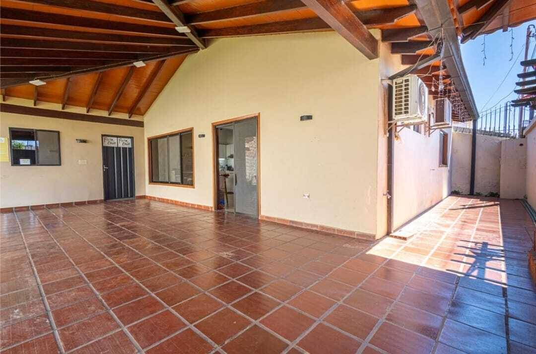 HOUSE FOR SALE WITH COMMERCIAL SPACE, ON A CORNER! IN FDO DE LA MORA, NORTH ZONE - 2