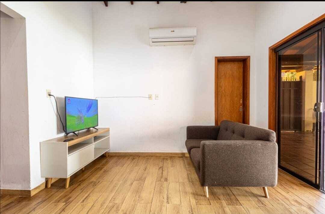 HOUSE FOR SALE WITH COMMERCIAL SPACE, ON A CORNER! IN FDO DE LA MORA, NORTH ZONE - 4