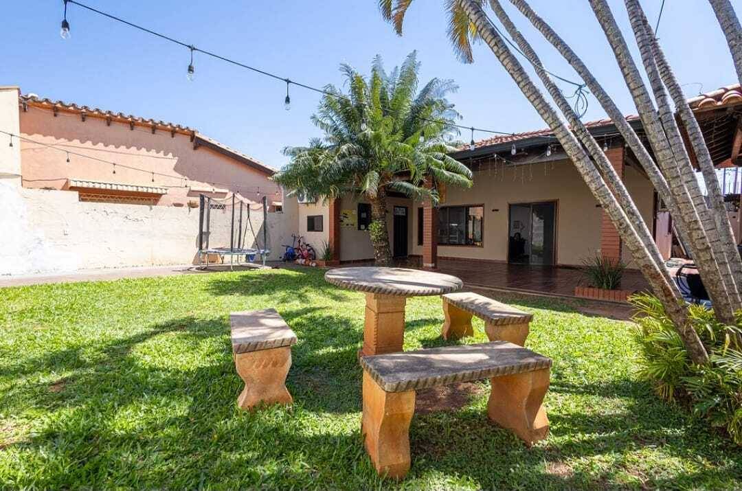 HOUSE FOR SALE WITH COMMERCIAL SPACE, ON A CORNER! IN FDO DE LA MORA, NORTH ZONE - 9