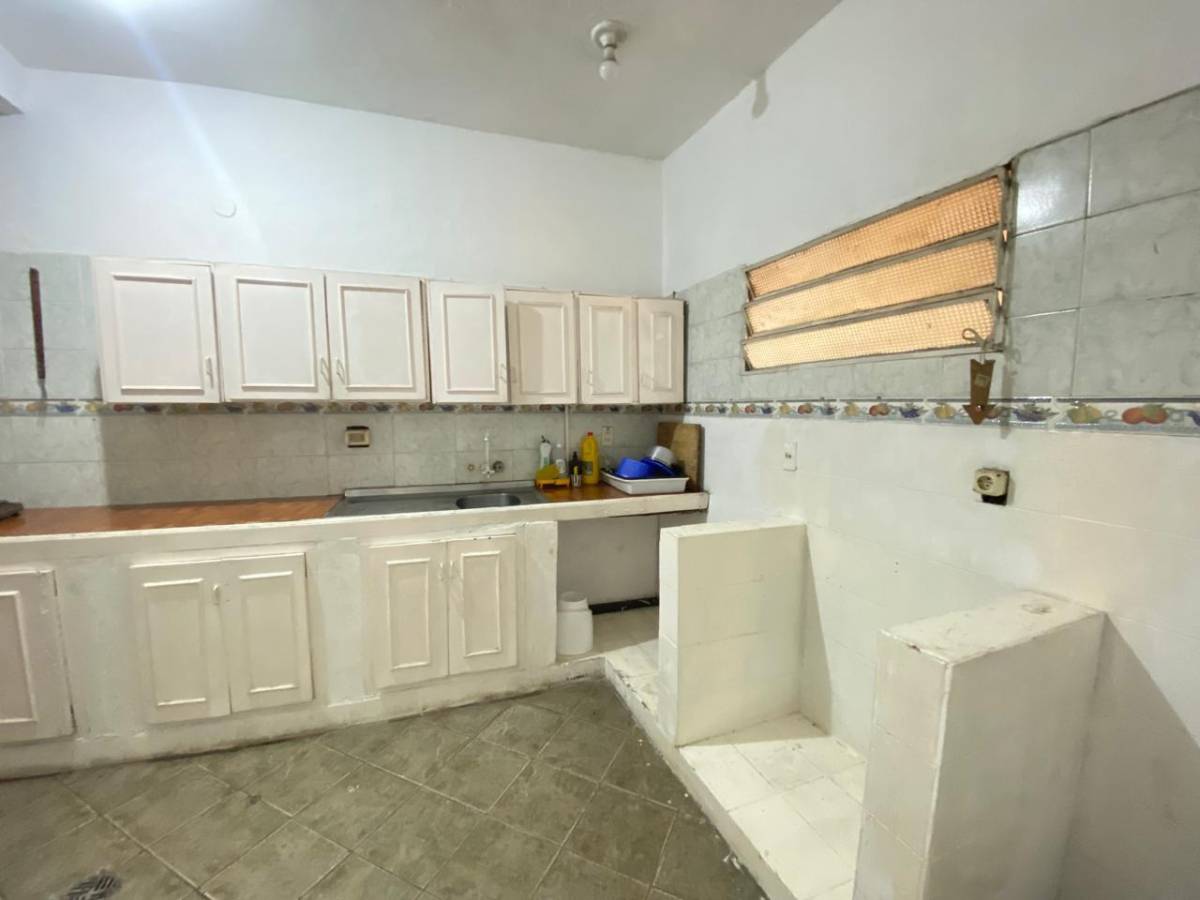 Two-story house with pool for sale in the Fernando de la Mora Norte area - 11