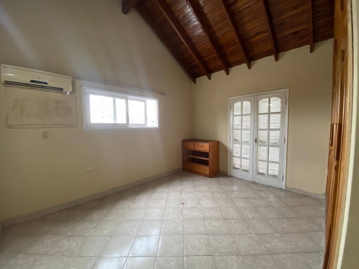 Two-story house with pool for sale in the Fernando de la Mora Norte area - 15