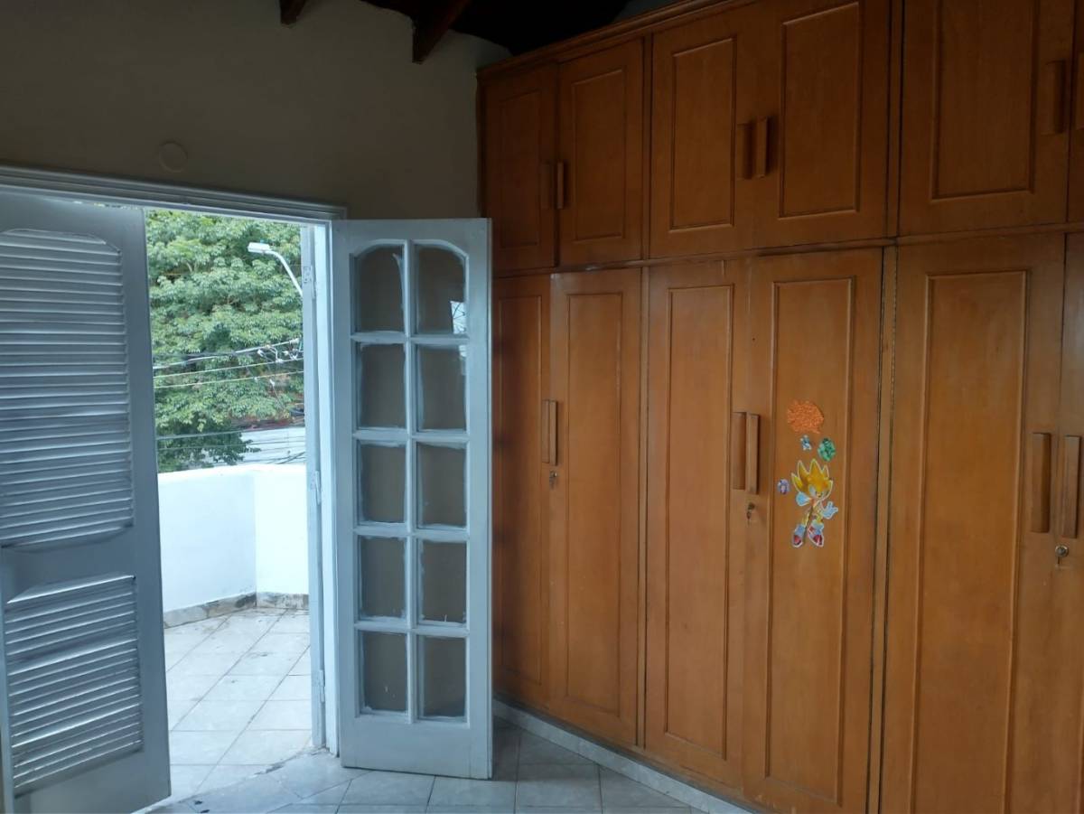 Two-story house with pool for sale in the Fernando de la Mora Norte area - 16