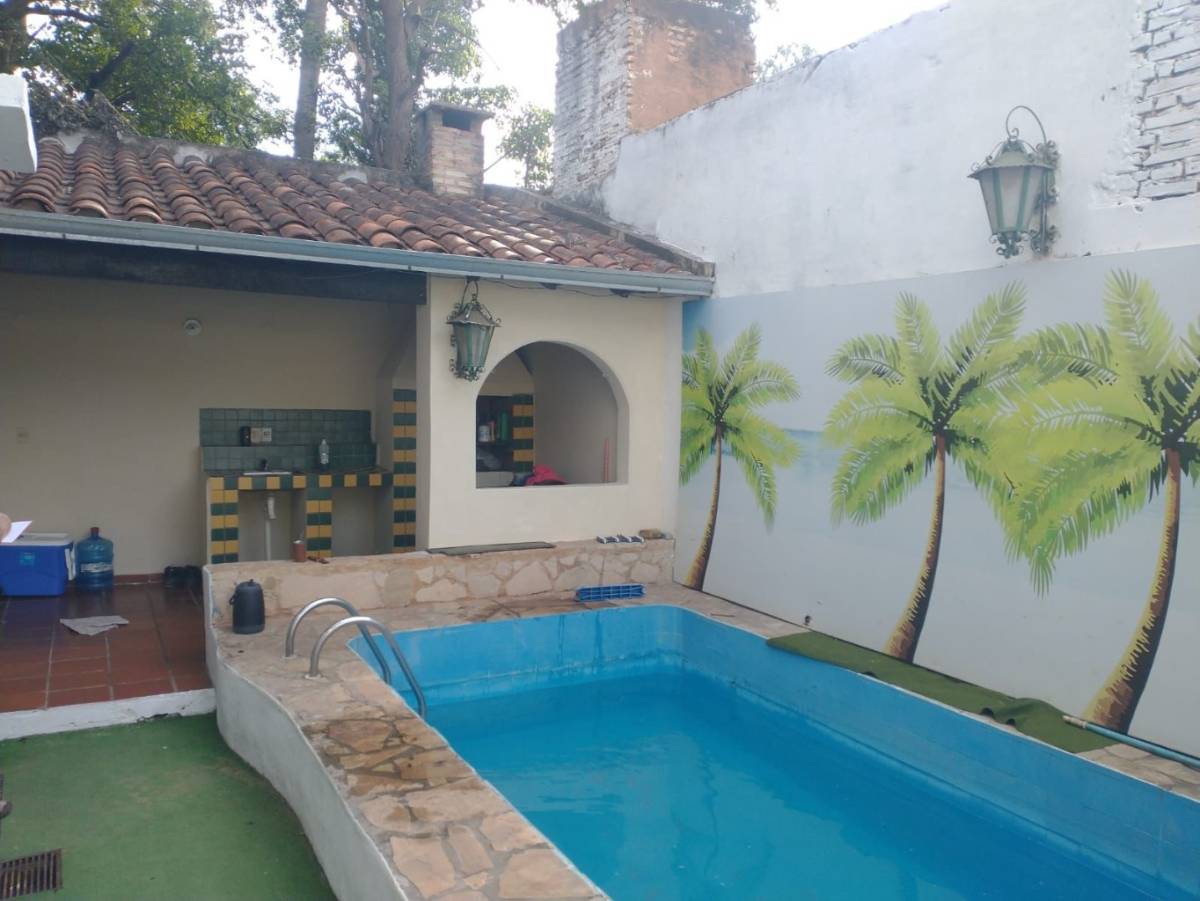 Two-story house with pool for sale in the Fernando de la Mora Norte area - 25