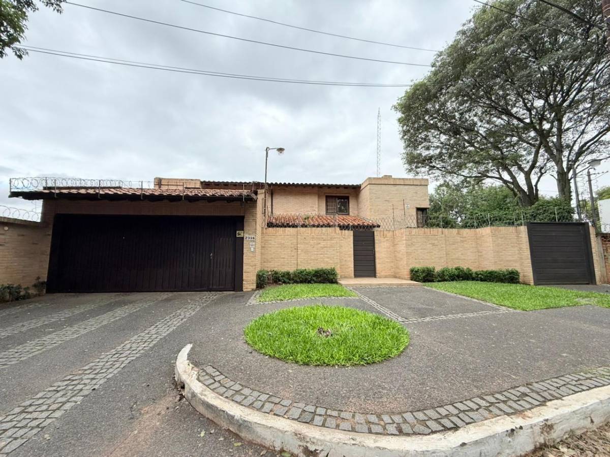 House for Sale in Barrio Santa Librada – Asunción - 1