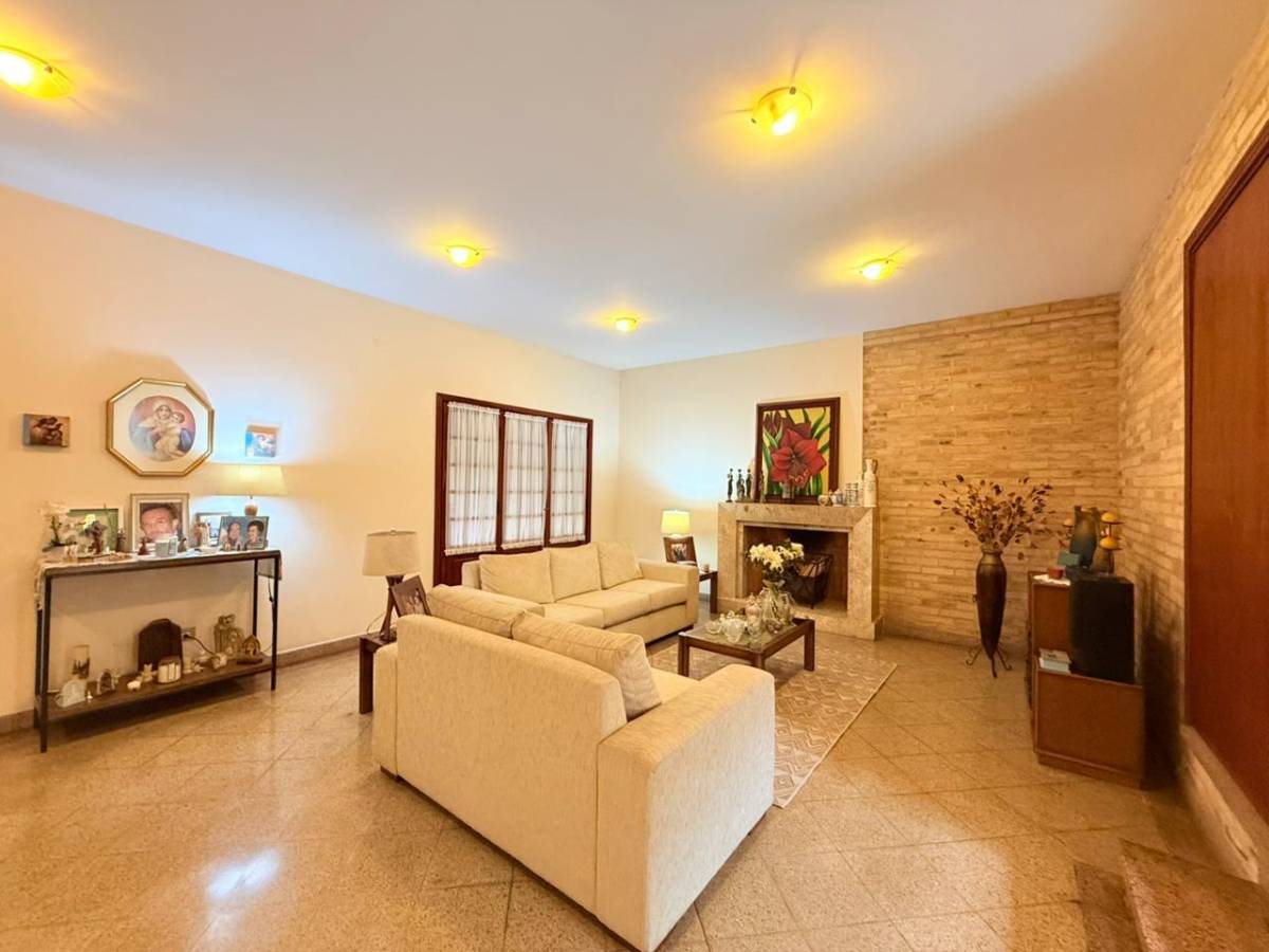 House for Sale in Barrio Santa Librada – Asunción - 6