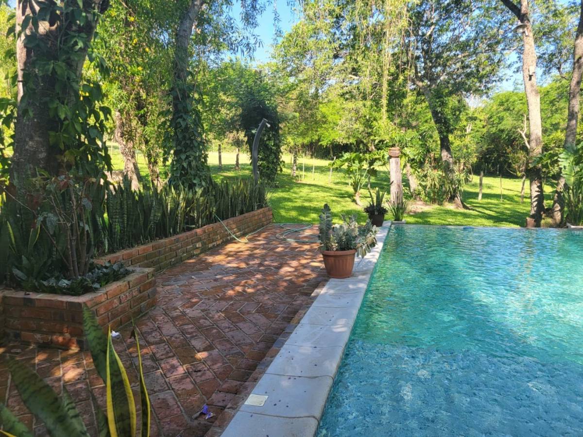Farm House for Sale in Luque, Central - imagen 8