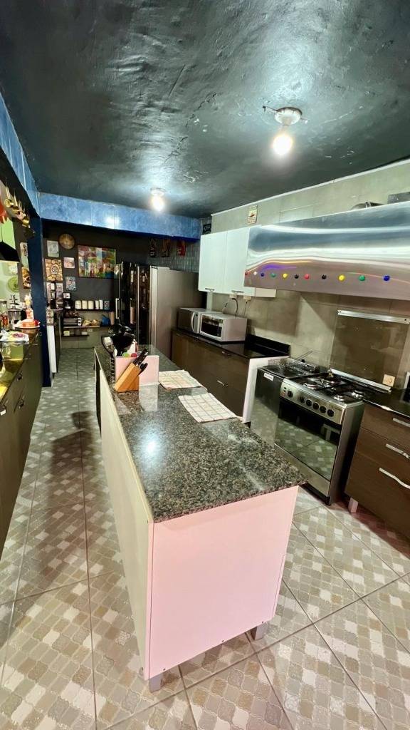 Hotel for sale in Valenzuela, fully equipped and operational - 12