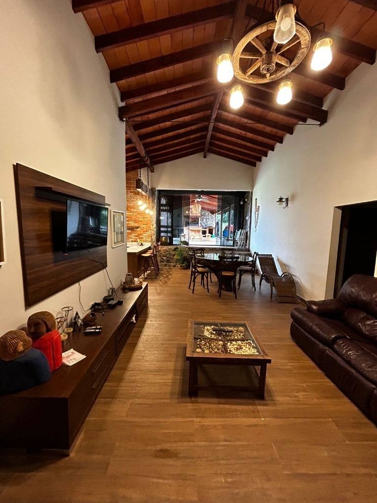 HOUSE FOR SALE – ATYRÁ (PRIVILEGED LOCATION) - imagen 3