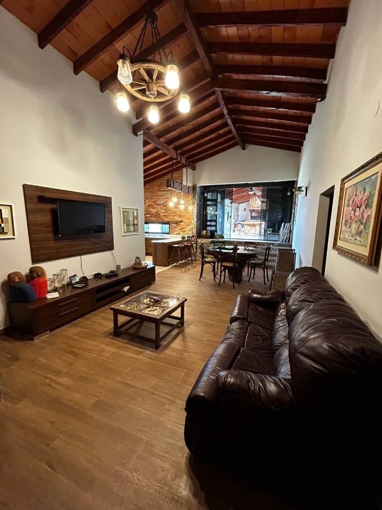 HOUSE FOR SALE – ATYRÁ (PRIVILEGED LOCATION) - imagen 4