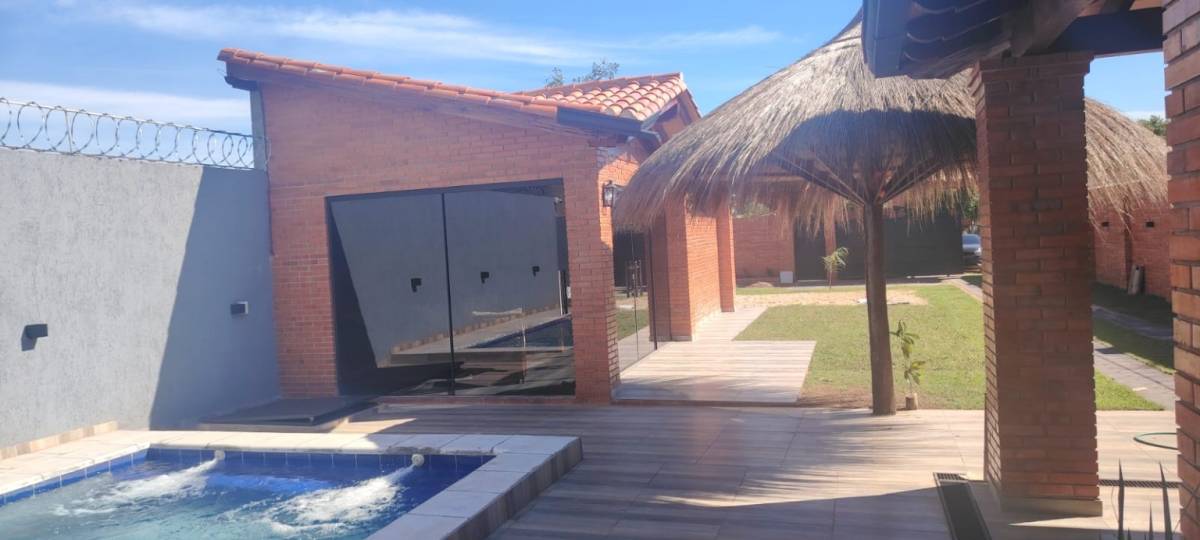 VENDO QUINTA EN LIMPIO, zona de Plaza Norte - 1