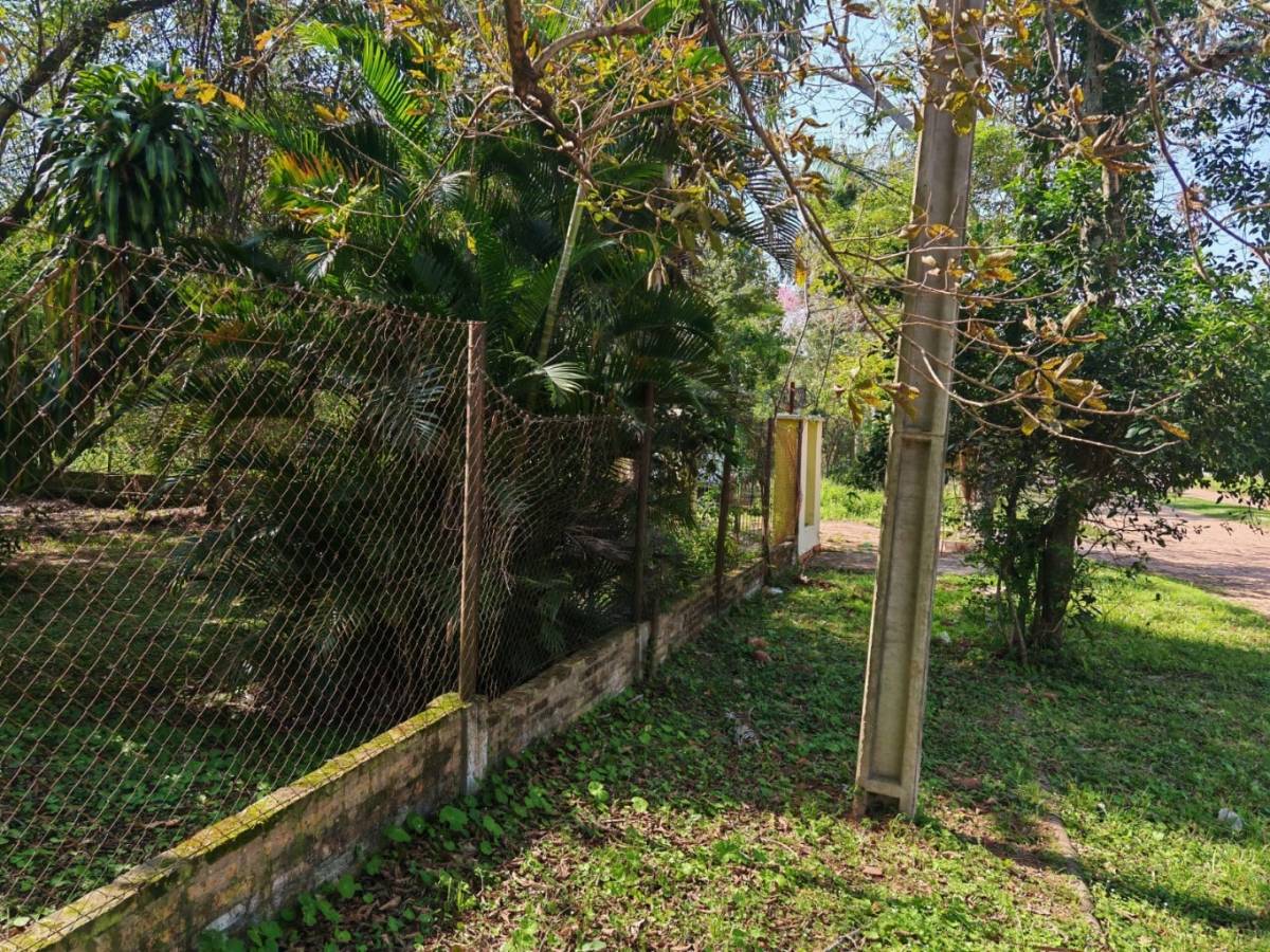 FOR SALE: 4 ADJACENT CORNER LOTS IN AREGUÁ - 13