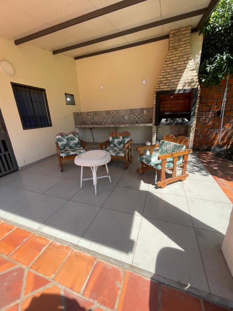 EN VENTA CASA QUINTA EN YPANE - 3