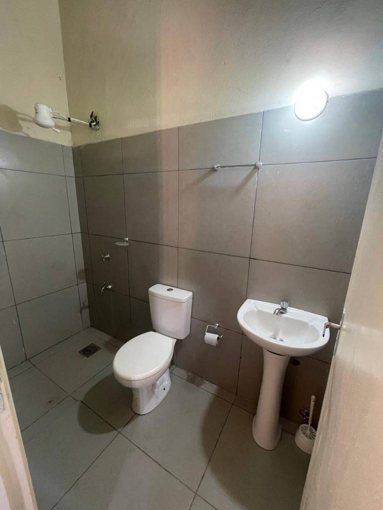 EN VENTA CASA QUINTA EN YPANE - 7
