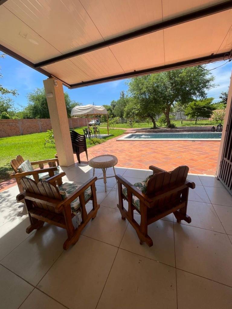 EN VENTA CASA QUINTA EN YPANE - 8