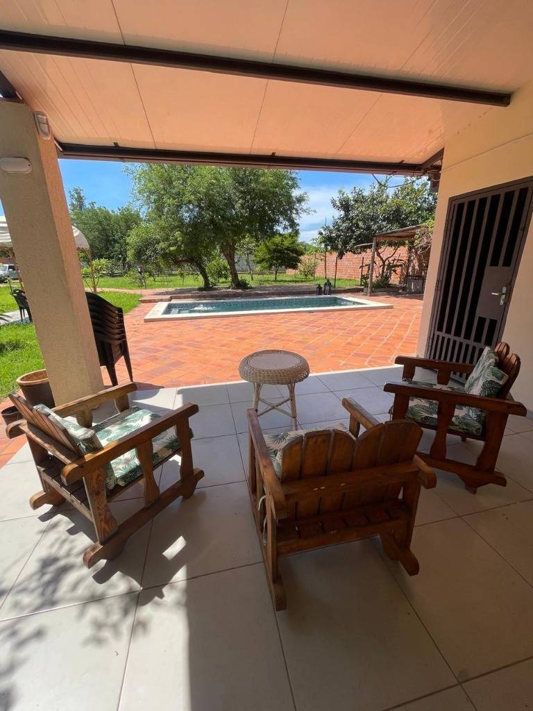 EN VENTA CASA QUINTA EN YPANE - 9