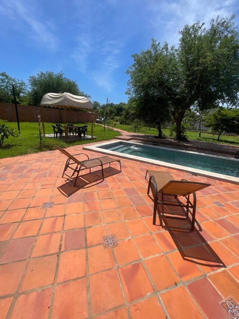 EN VENTA CASA QUINTA EN YPANE - 11