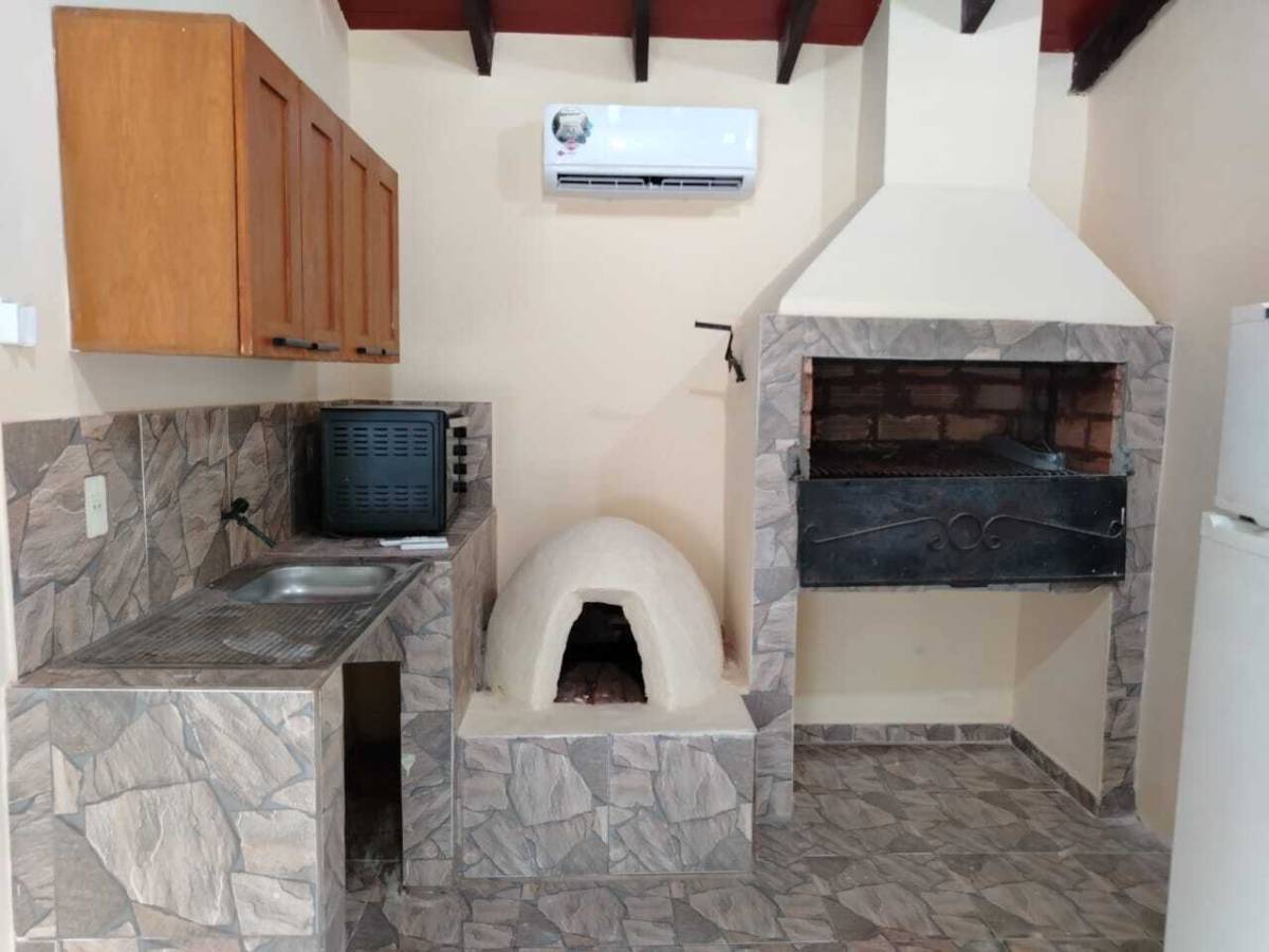 VENDO HERMOSA QUINTA CON PISCINA EN ITAUGUÁ - B° POTRERITO - 5