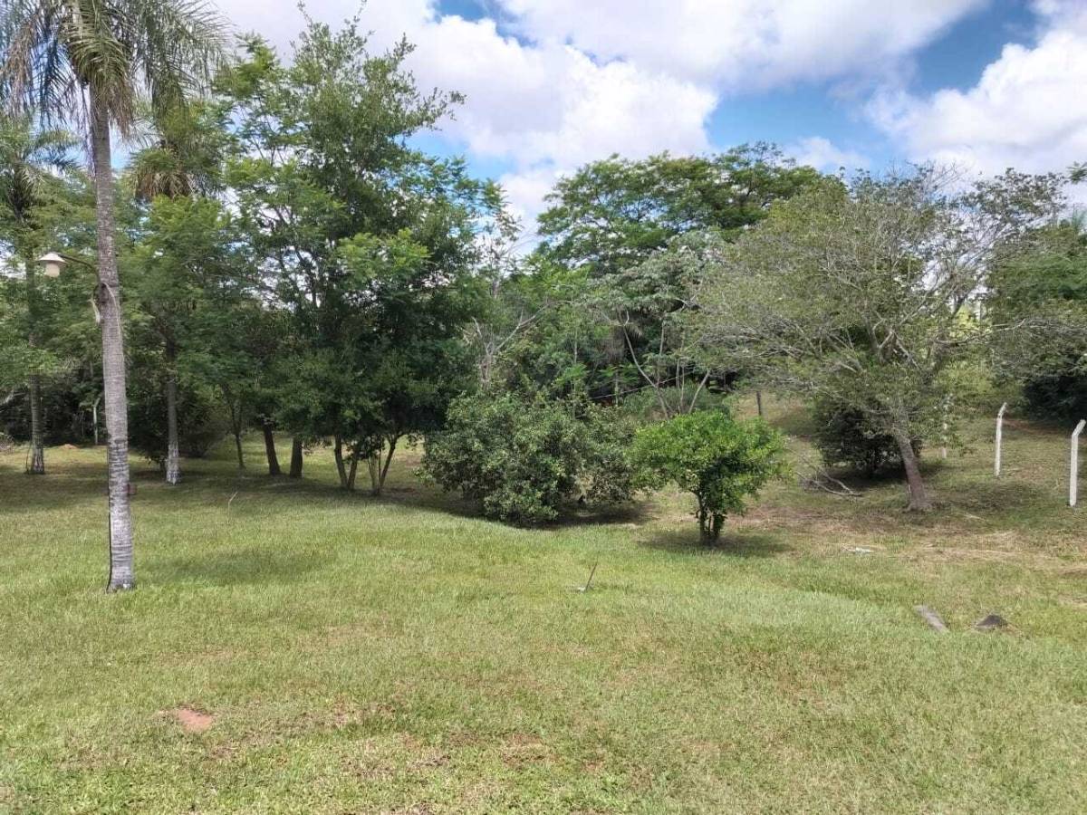 VENDO HERMOSA QUINTA CON PISCINA EN ITAUGUÁ - B° POTRERITO - 10