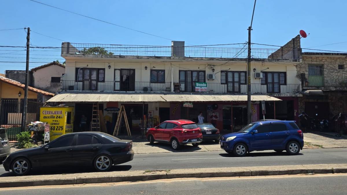 commercial premises building on Avda. Gral. Santos. - 1