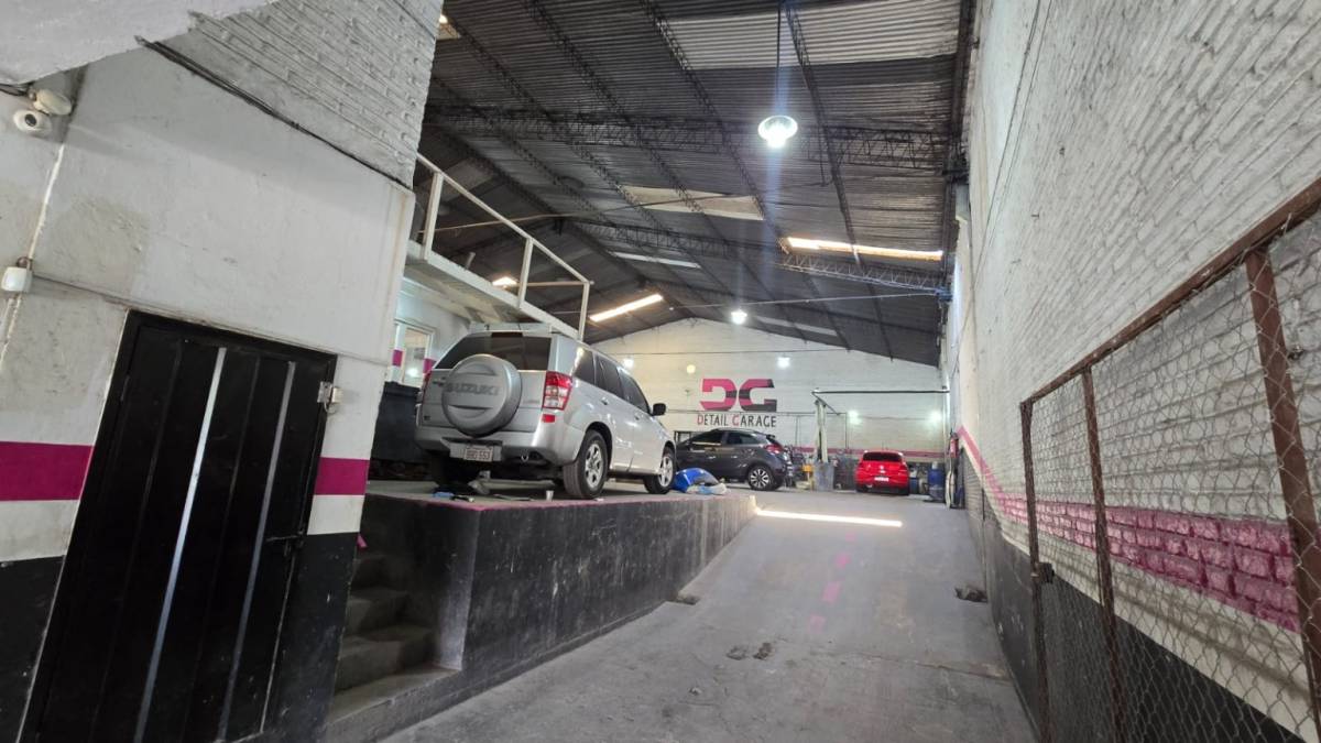 commercial premises building on Avda. Gral. Santos. - 3
