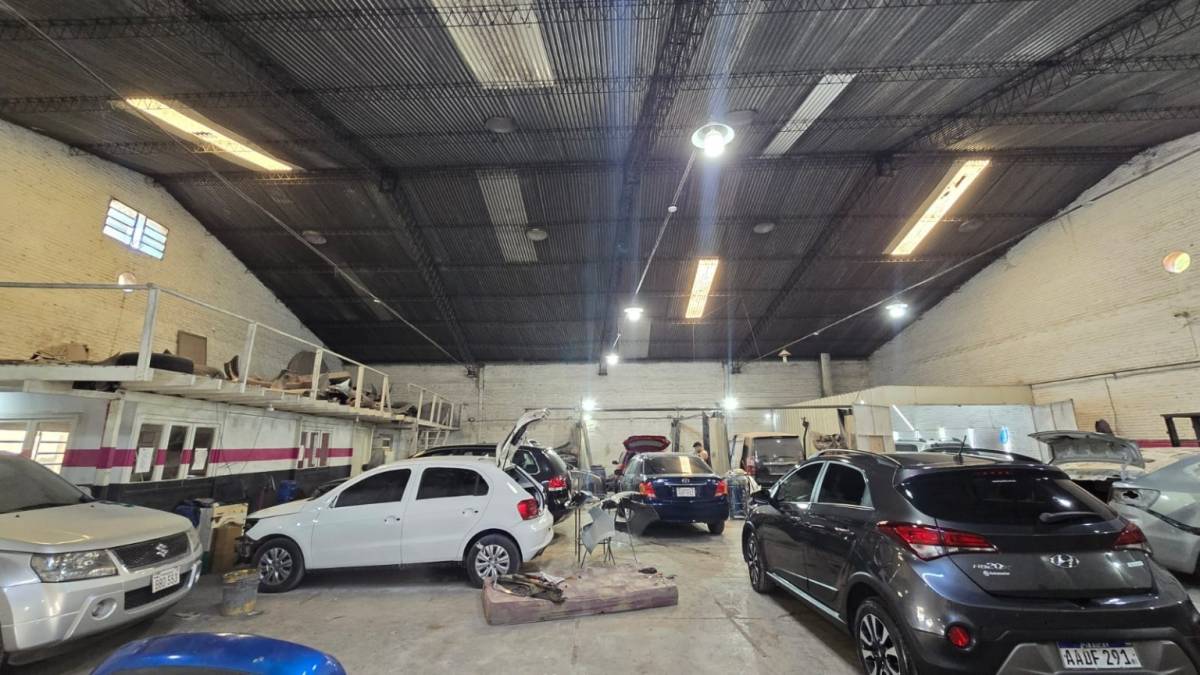 commercial premises building on Avda. Gral. Santos. - 5
