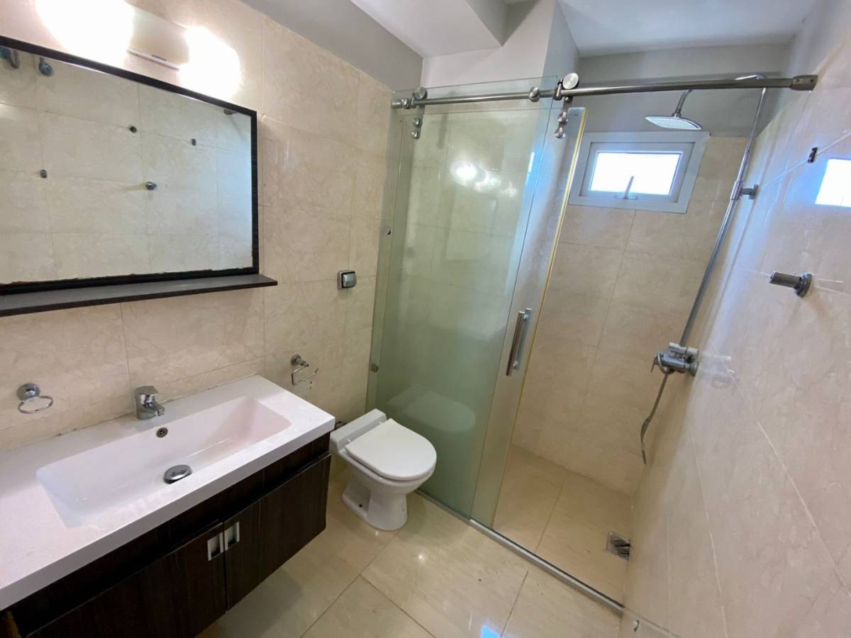 LARGE APARTMENT FOR SALE in Encarnación, Itapúa - imagen 11