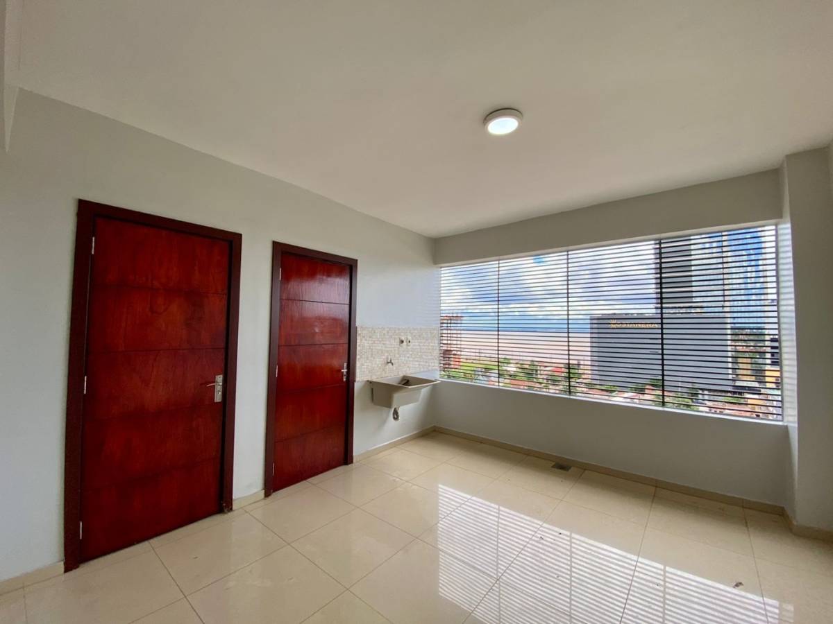 LARGE APARTMENT FOR SALE in Encarnación, Itapúa - imagen 13
