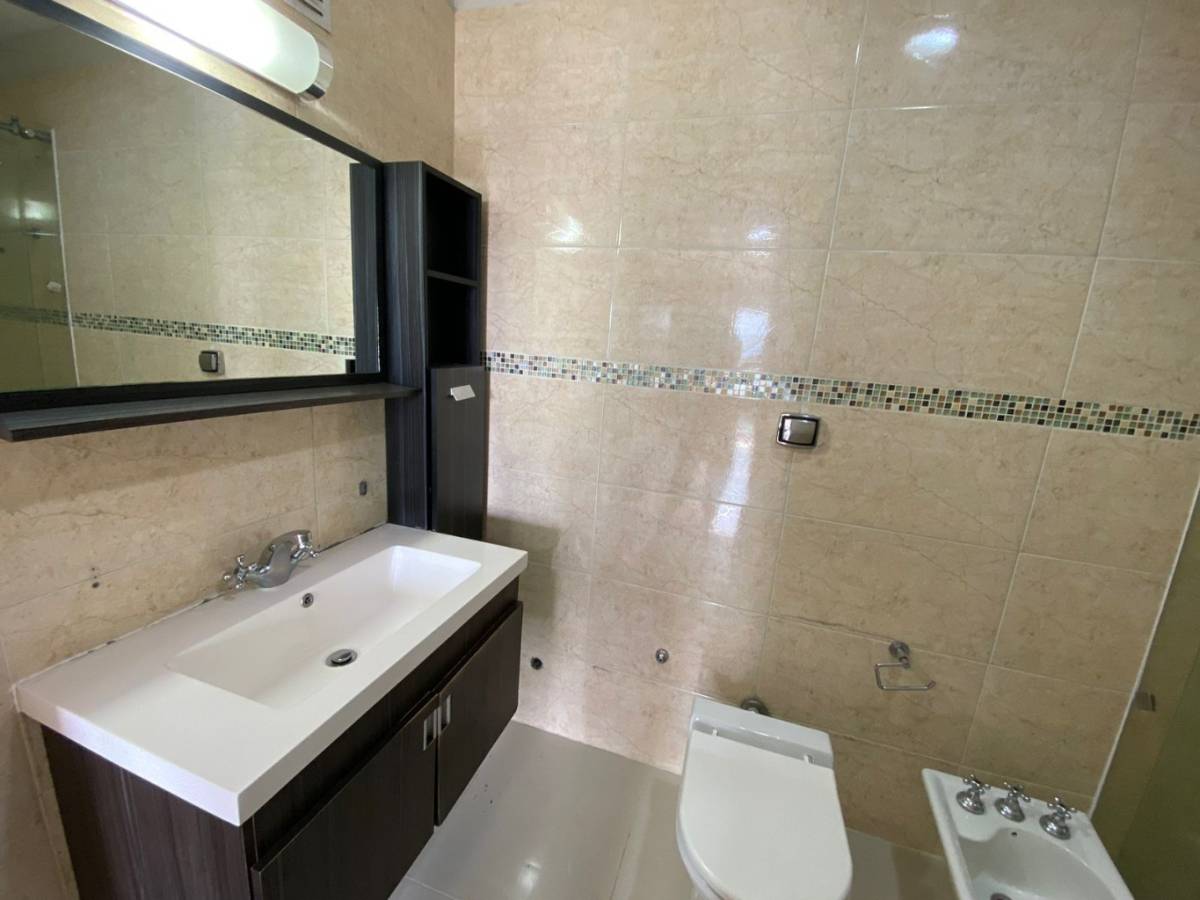 LARGE APARTMENT FOR SALE in Encarnación, Itapúa - imagen 16