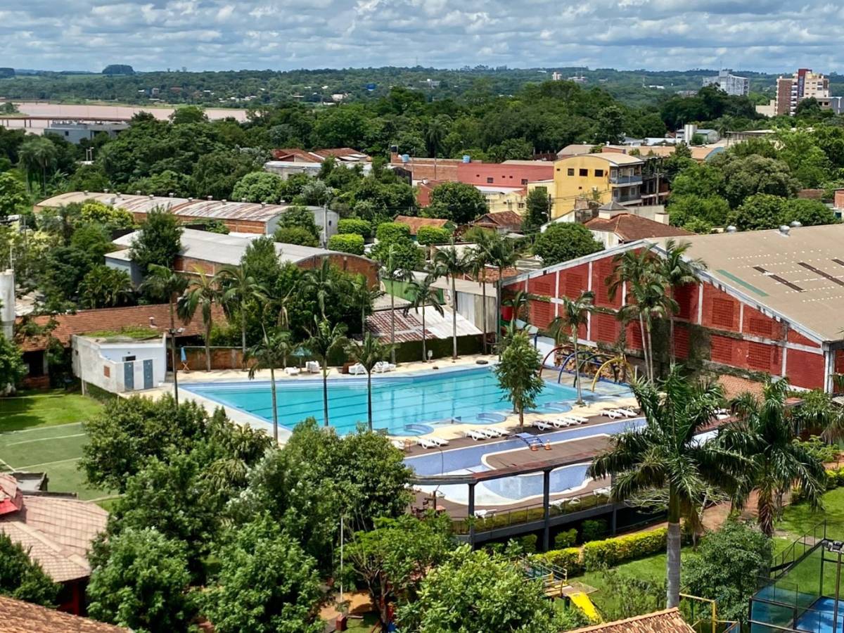 LARGE APARTMENT FOR SALE in Encarnación, Itapúa - imagen 19