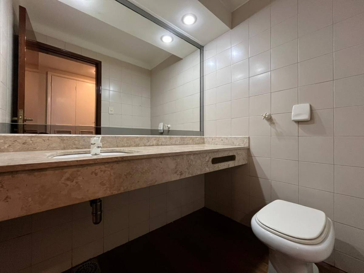 a spacious 3-bedroom apartment with 2 parking spaces in MANORA building, Asuncion - 12