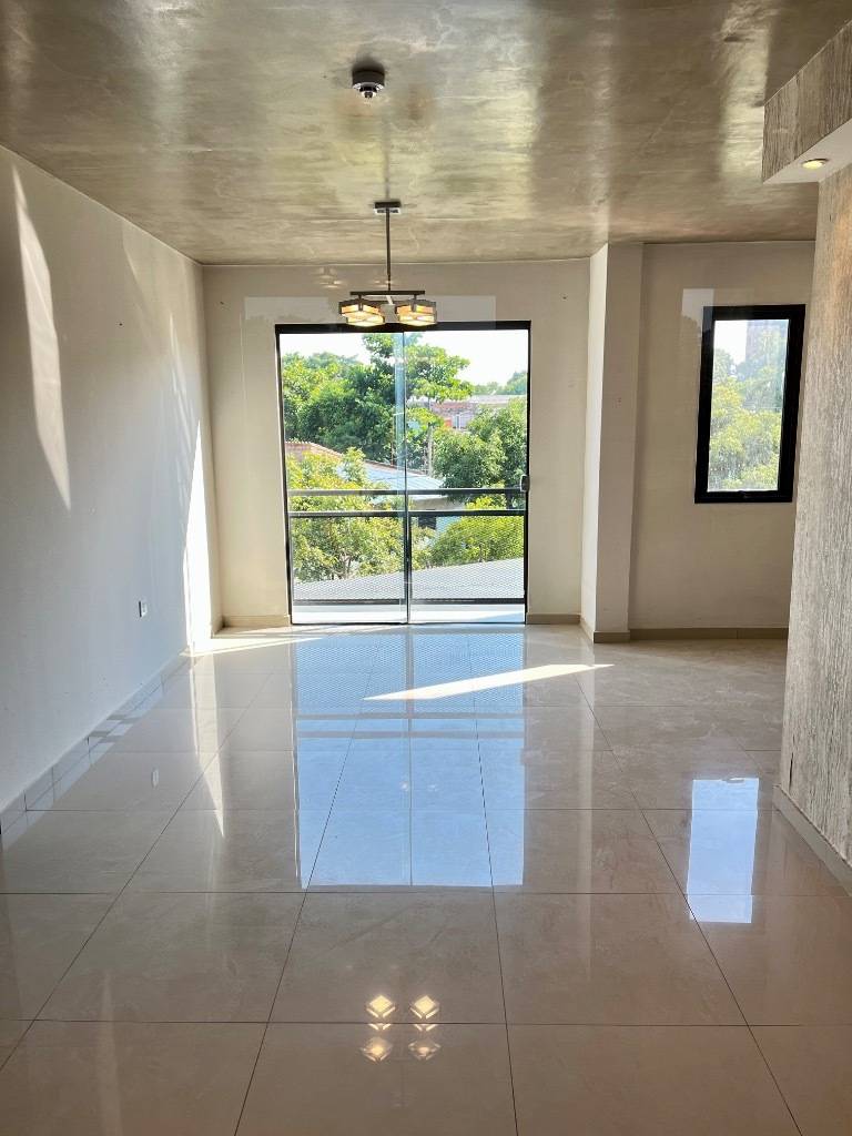 Departamento en venta con renta activa – Insignia 1, zona CIT, Luque, Central - 1