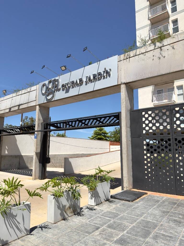 2-BEDROOM APARTMENT FOR SALE - ÓGA CIUDAD JARDÍN BUILDING, Luque, Central - 16