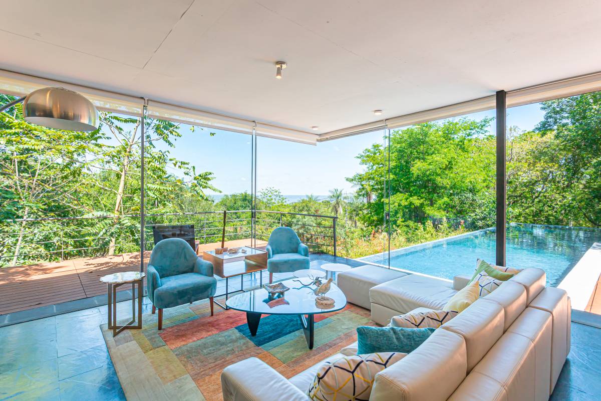 Residence for sale in the Amphitheater area overlooking Lake Ypacarai - 3