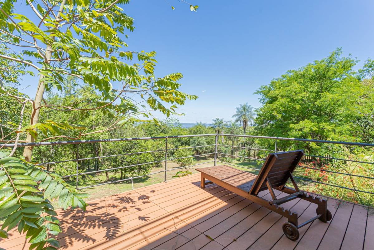Residence for sale in the Amphitheater area overlooking Lake Ypacarai - 9