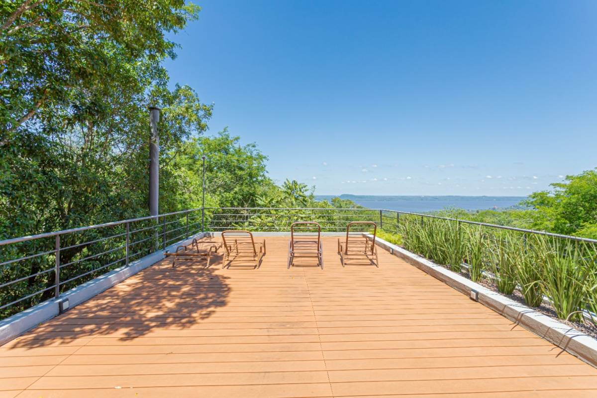 Residence for sale in the Amphitheater area overlooking Lake Ypacarai - 10