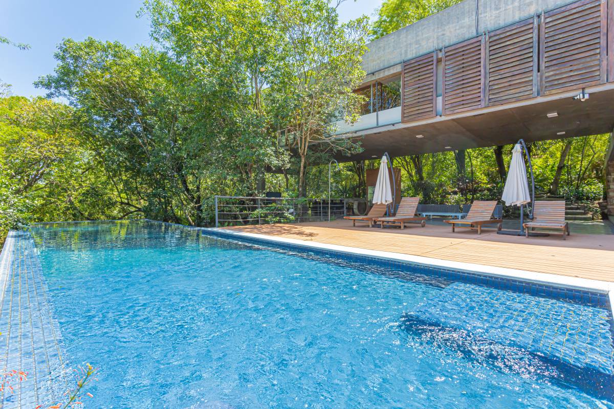 Residence for sale in the Amphitheater area overlooking Lake Ypacarai - 11