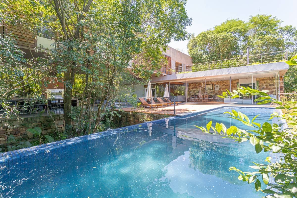 Residence for sale in the Amphitheater area overlooking Lake Ypacarai - 12