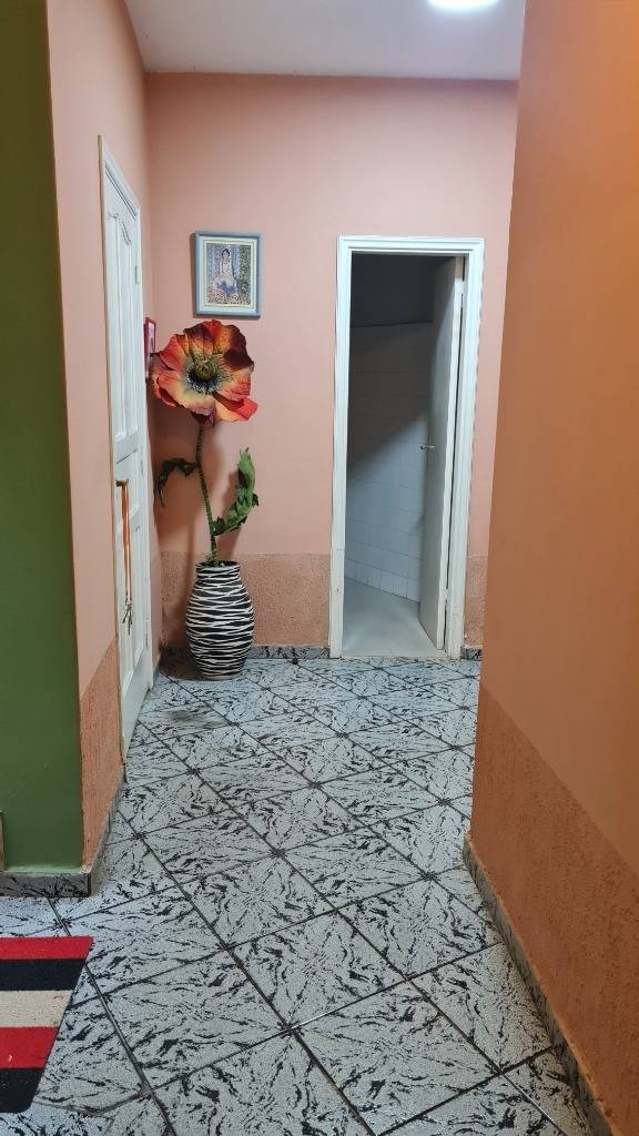 Casa en Venta en Barrio Las Lomas – Amplio Terreno frente a Plaza - imagen 7
