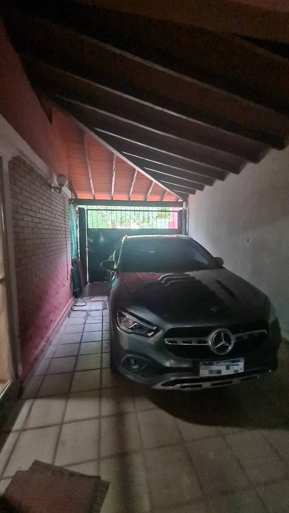 Casa en Venta en Barrio Las Lomas – Amplio Terreno frente a Plaza - imagen 15