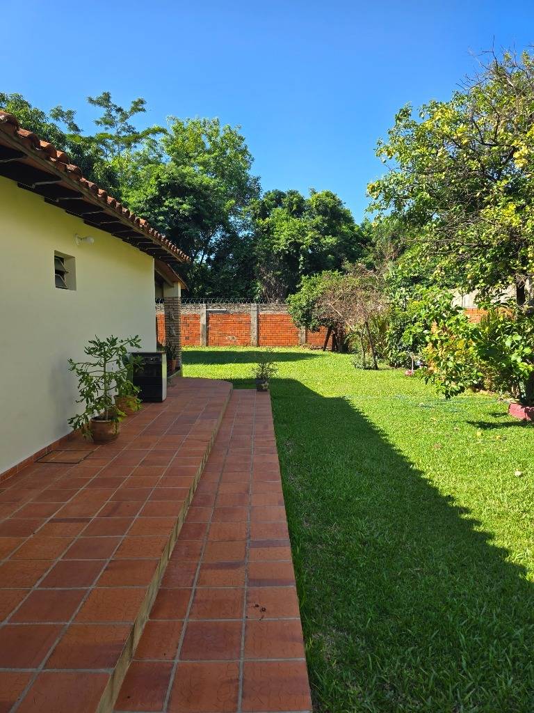 House for Sale in Luque, Central - 3