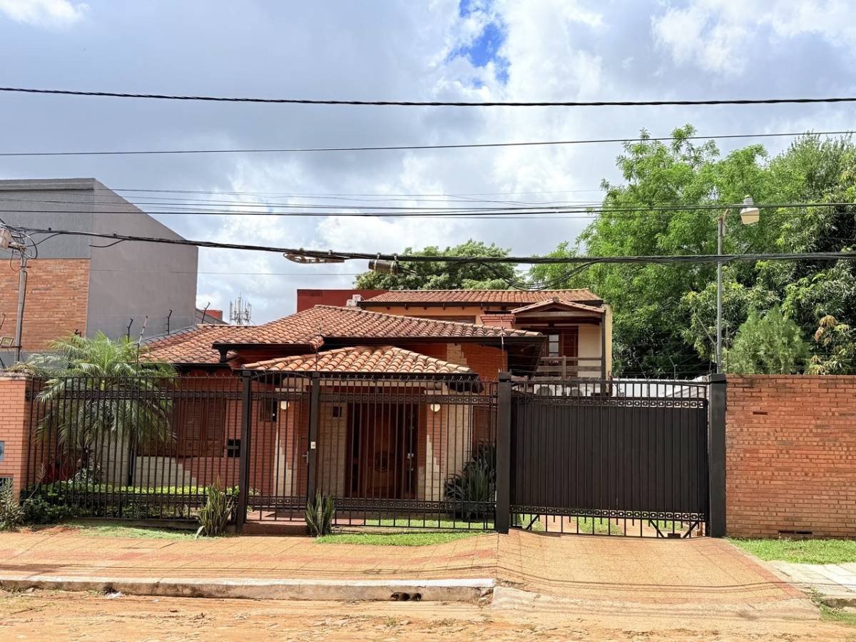 Spacious residence in Fernando North area - imagen 2