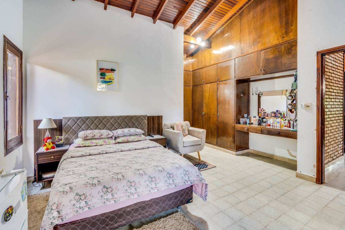 Spacious 3-bedroom residence located in Luque - imagen 16