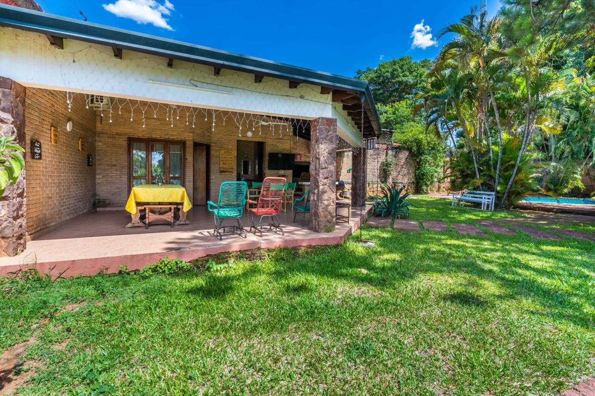 Spacious 3-bedroom residence located in Luque - imagen 19