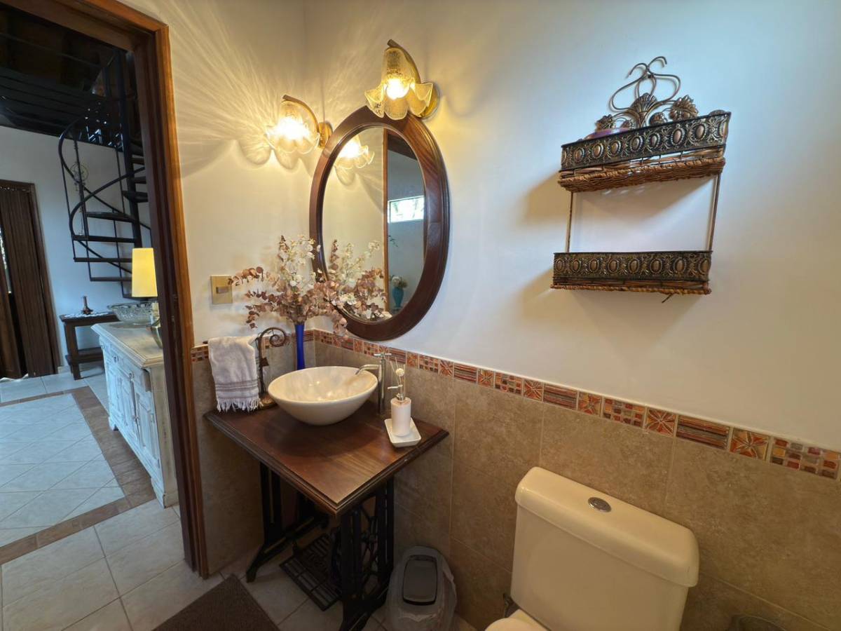 HOUSE FOR SALE IN RECOLETA AREA, Asuncion - imagen 9